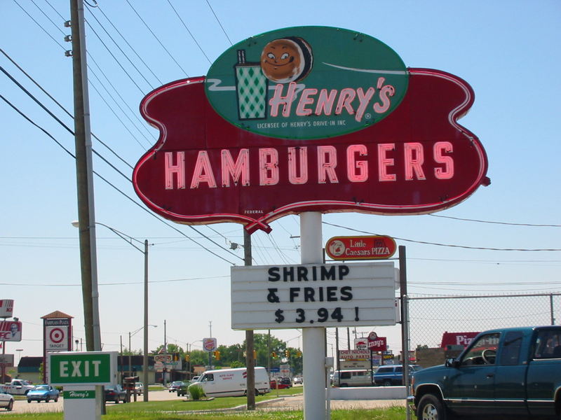 Henrys Hamburgers - 2002 Photo - 1832 M 139 Benton Harbor (newer photo)
